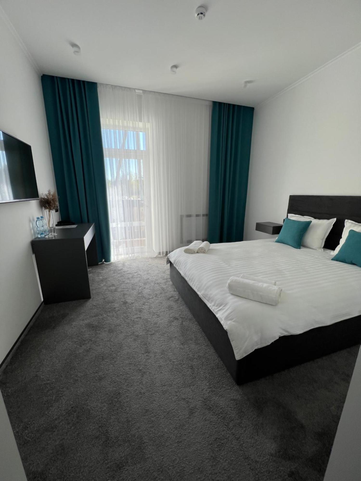 Royal Wood Hotel Rokytne  المظهر الخارجي الصورة